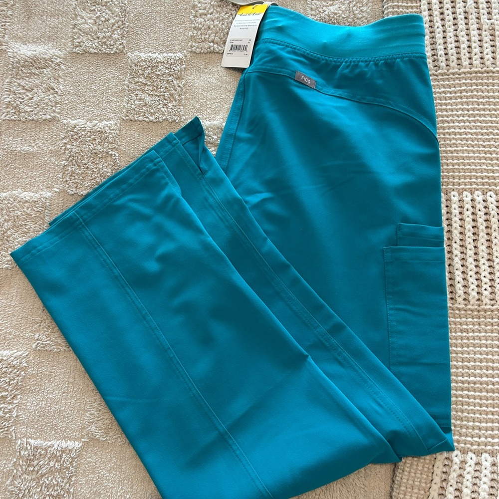 Medium Women’s Teal Figs Scrub Set LIMITED EDITION NWT